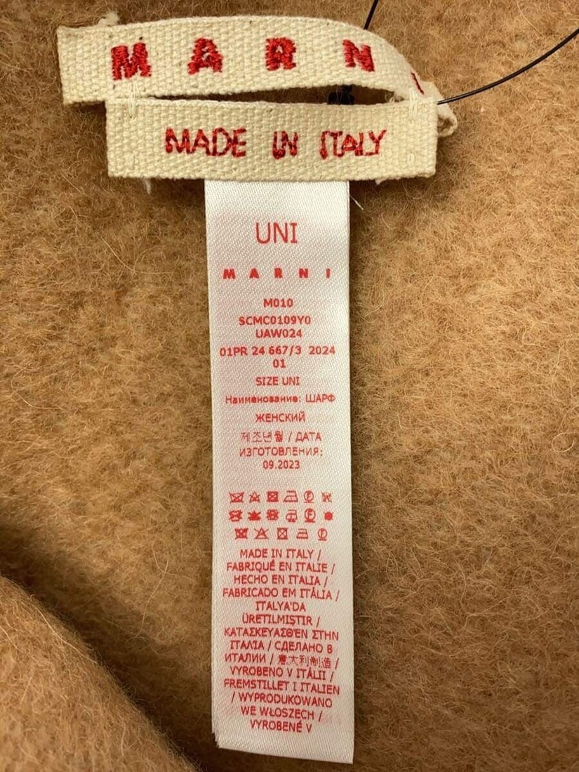 MARNI Muffler Alpaca Multicolor Logo Border: MARNI Muffler Alpaca Multicolor Logo Border Beige Condition: Pre-owned Brand: MARNI Country: Japan SN: MOR_0820 Size: NA Size Type: Normal Style: NA Type: NA Material: N