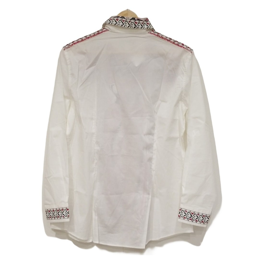 Auth ETRO - Cream Red Multi: Auth ETRO - Cream Red Multi Womens Shirt Condition: Pre-owned - Good Brand: ETRO Style: Shirt Color: Cream, Red, Multi Material: Please see the photo of the quality tag ConditionRank: 7 D
