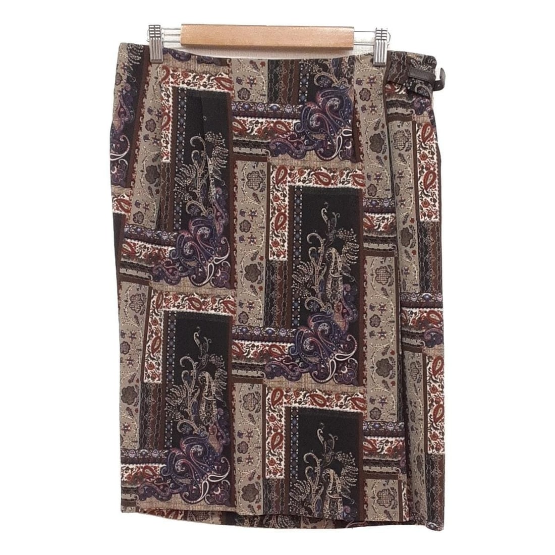 Auth ETRO - Gray Black Multi: Auth ETRO - Gray Black Multi Womens Skirt Condition: Pre-owned - Good Brand: ETRO Style: Skirt Color: Gray, Black, Multi Material: Please see the photo of the quality tag ConditionRank: 7
