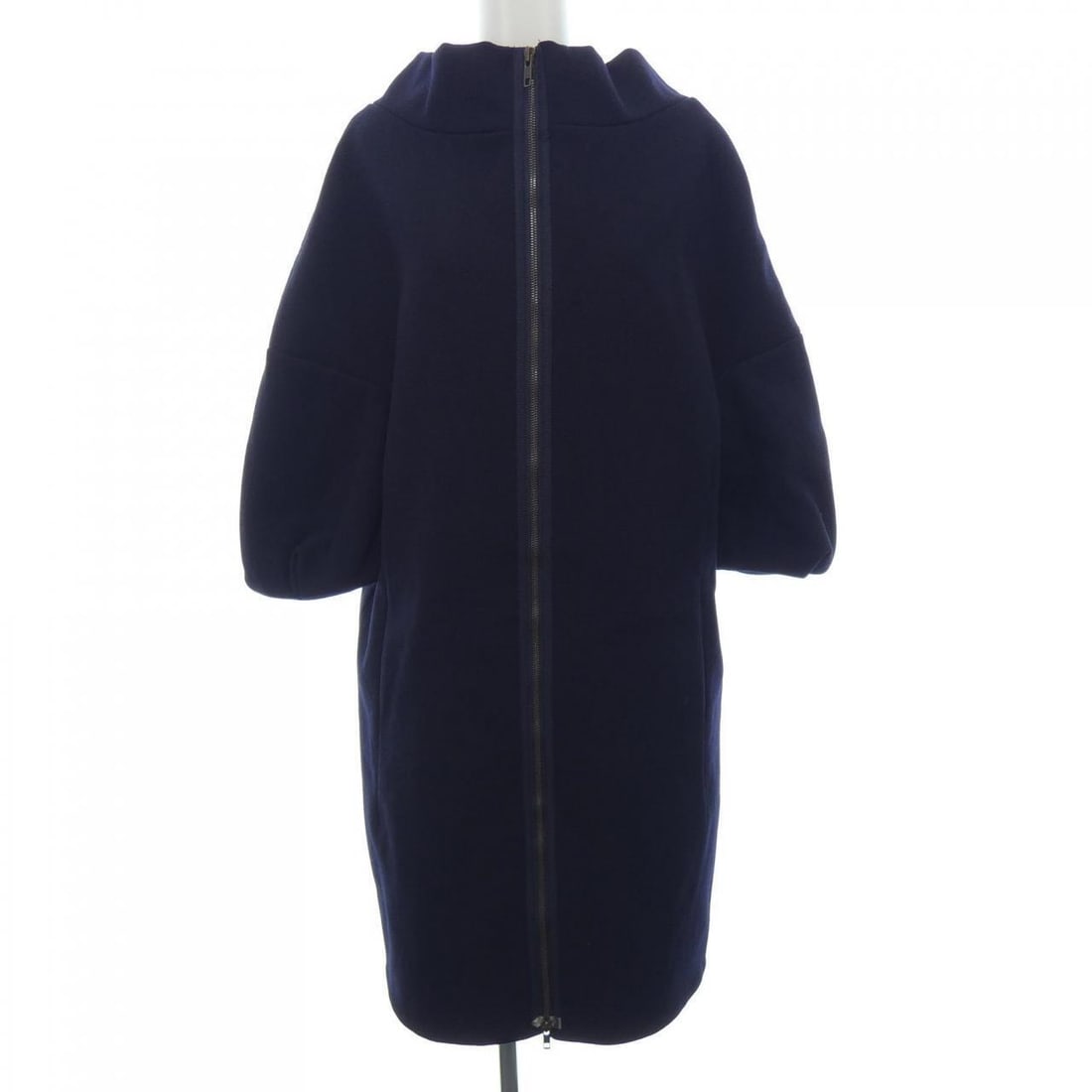 Authentic Marni MARNI Coat #241-003-741-4103: Authentic Marni MARNI Coat #241-003-741-4103 Condition: Pre-owned Brand: Marni Style: COAT Color: Navy Outer Shell Material: See Image Gender: Ladies Size: 38 Size Type: Regular