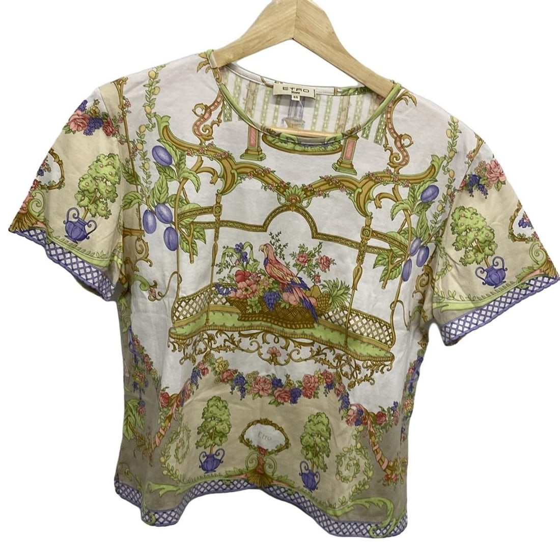 Auth ETRO - Cream Light Green: Auth ETRO - Cream Light Green Multi Womens Cutsew Condition: Pre-owned - Good Brand: ETRO Style: Cutsew Color: Cream, Light Green, Multi Material: Please see the photo of the quality tag Condition
