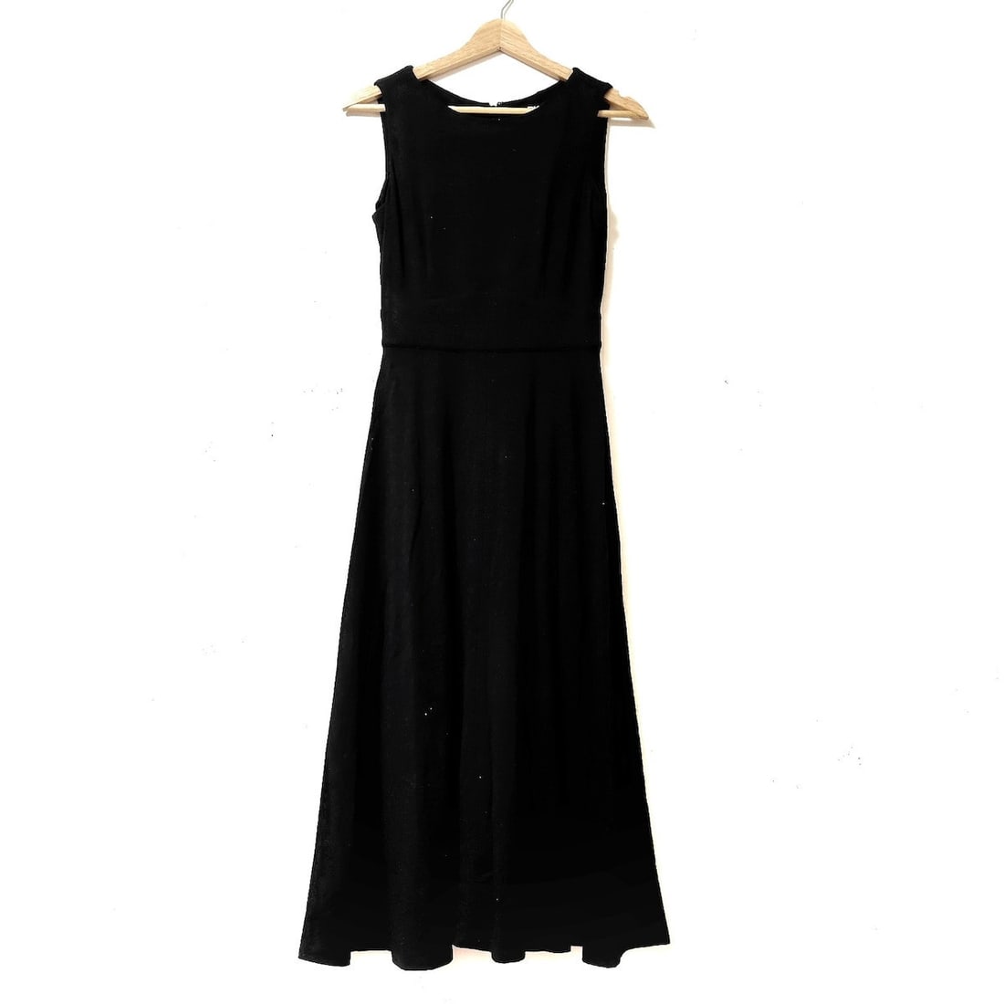 Auth DKNY - Black Womens Dress: Auth DKNY - Black Womens Dress Condition: Pre-owned - Good Brand: DKNY Style: Dress Color: Black Material: Please see the photo of the quality tag ConditionRank: 6 Department: Womens