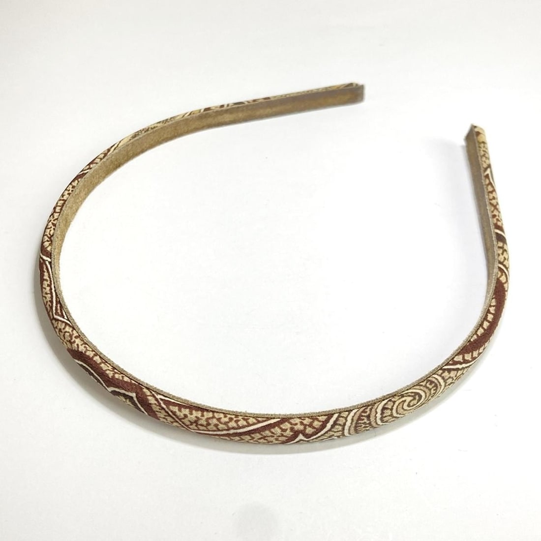 Auth ETRO - Dark Brown Beige: Auth ETRO - Dark Brown Beige Chemical Fiber Other Jewellery Condition: Pre-owned Brand: ETRO Style: Other Jewellery Color: Dark Brown, Beige Material: Chemical Fiber Note: This will be shipped by