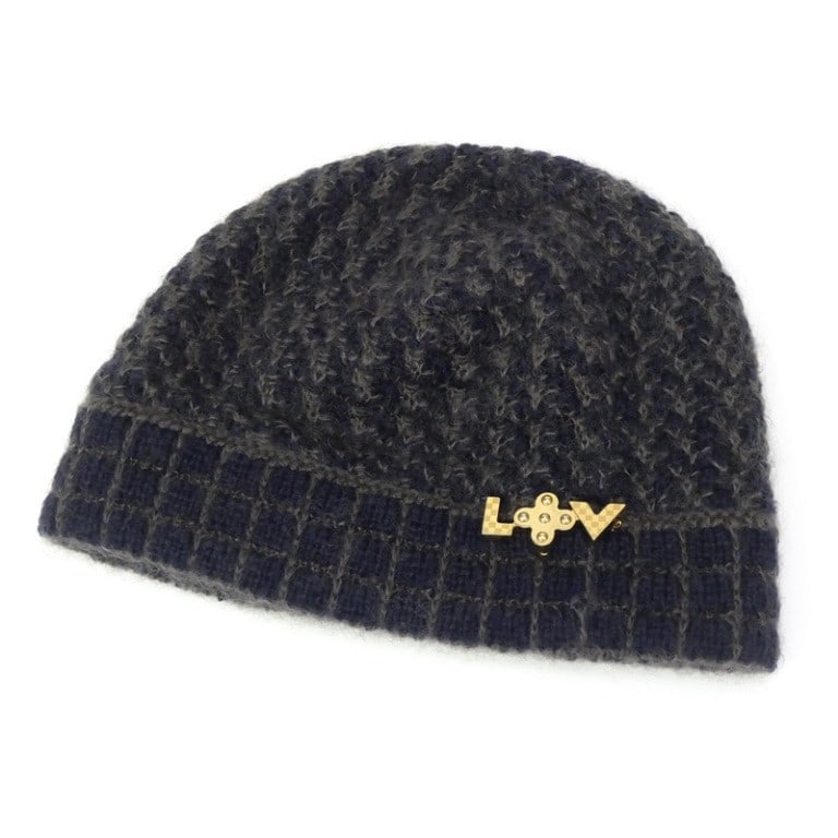 LOUIS VUITTON Knitted Beanie Brooch M75052: LOUIS VUITTON Knitted Beanie Brooch M75052 Navy 66486 Condition: Pre-owned Brand: LOUIS VUITTON Country: Japan SN: MOR_0820 Department: Men Color: NA Size: Free Style: hat <b