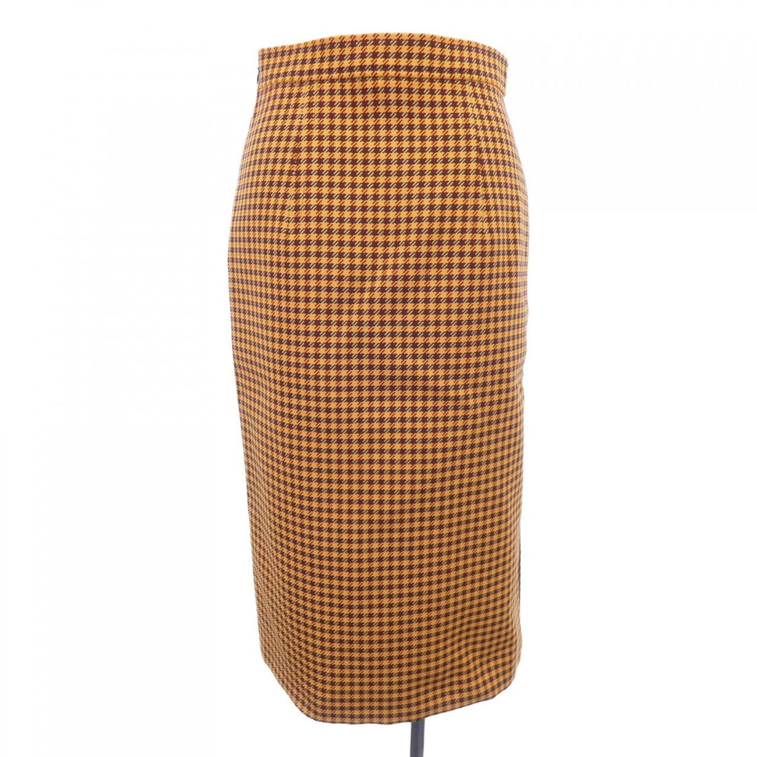 Authentic Marni MARNI Skirt #241-003-795-3343: Authentic Marni MARNI Skirt #241-003-795-3343 Condition: Pre-owned - Good Brand: Marni Style: SKIRT Color: Beige Red Orange Checked Material: See Image Gender: Ladies Size: 38 Si