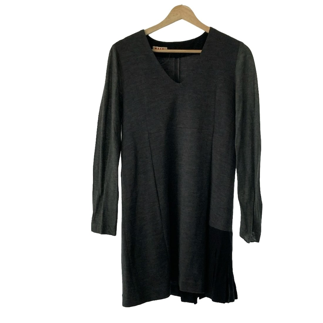 Auth MARNI Gray Black Womens Tunic: Auth MARNI Gray Black Womens Tunic Condition: Pre-owned - Good Brand: MARNI Style: Tunic Color: Gray, Black Material: Please see the photo of the quality tag ConditionRank: 6 Department: