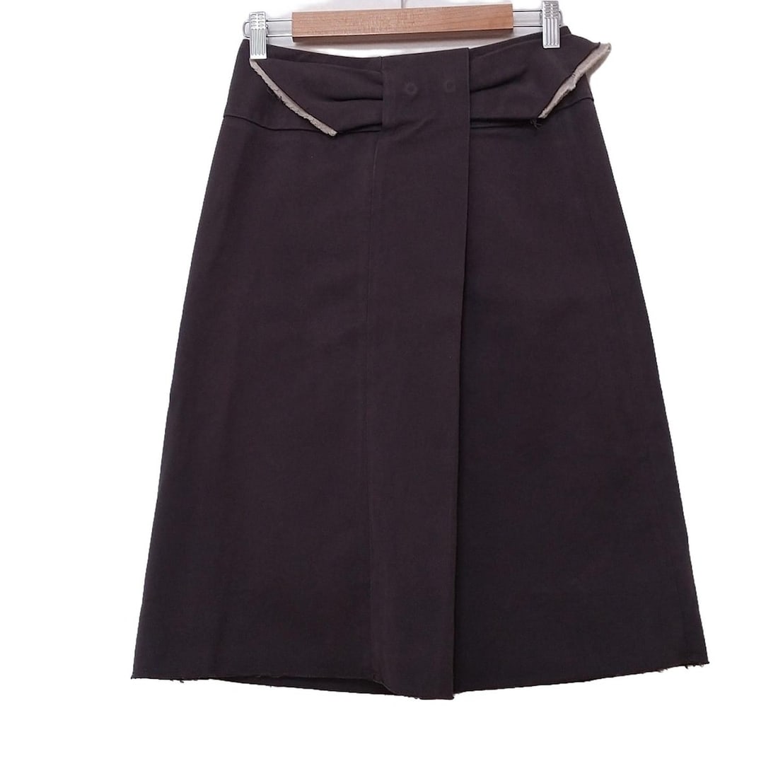 Auth MARNI - Dark Gray Beige: Auth MARNI - Dark Gray Beige Womens Skirt Condition: Pre-owned - Good Brand: MARNI Style: Skirt Color: Dark Gray, Beige Material: Please see the photo of the quality tag ConditionRank: 7