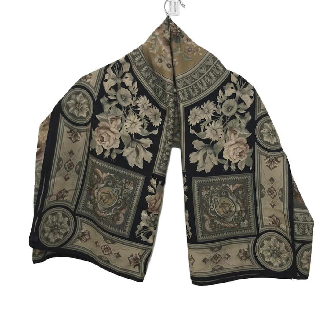 Auth ETRO - Multi Wool Silk: Auth ETRO - Multi Wool Silk Scarf Condition: Pre-owned Brand: ETRO Style: Scarf Color: Multi Material: Wool, Silk ConditionRank: 7 Type: Scarf SKU no: RBJ236029631643<