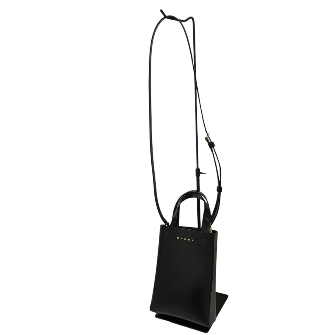 MARNI MUSEO BAG 2WAY Shoulder Bag: MARNI MUSEO BAG 2WAY Shoulder Bag SHMP0050Y0 Black Condition: Pre-owned Brand: MARNI Country: Japan SN: MOR_0820 Department: NA Occasion: Travel Style: NA Material: NA C