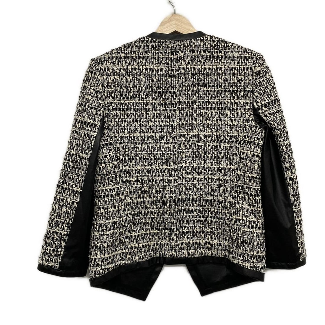 Auth DKNY - Black White Light: Auth DKNY - Black White Light gray Womens Jacket Condition: Pre-owned - Good Brand: DKNY Style: Jacket Color: Black, White, Light gray Outer Shell Material: Please see the photo of the quality tag