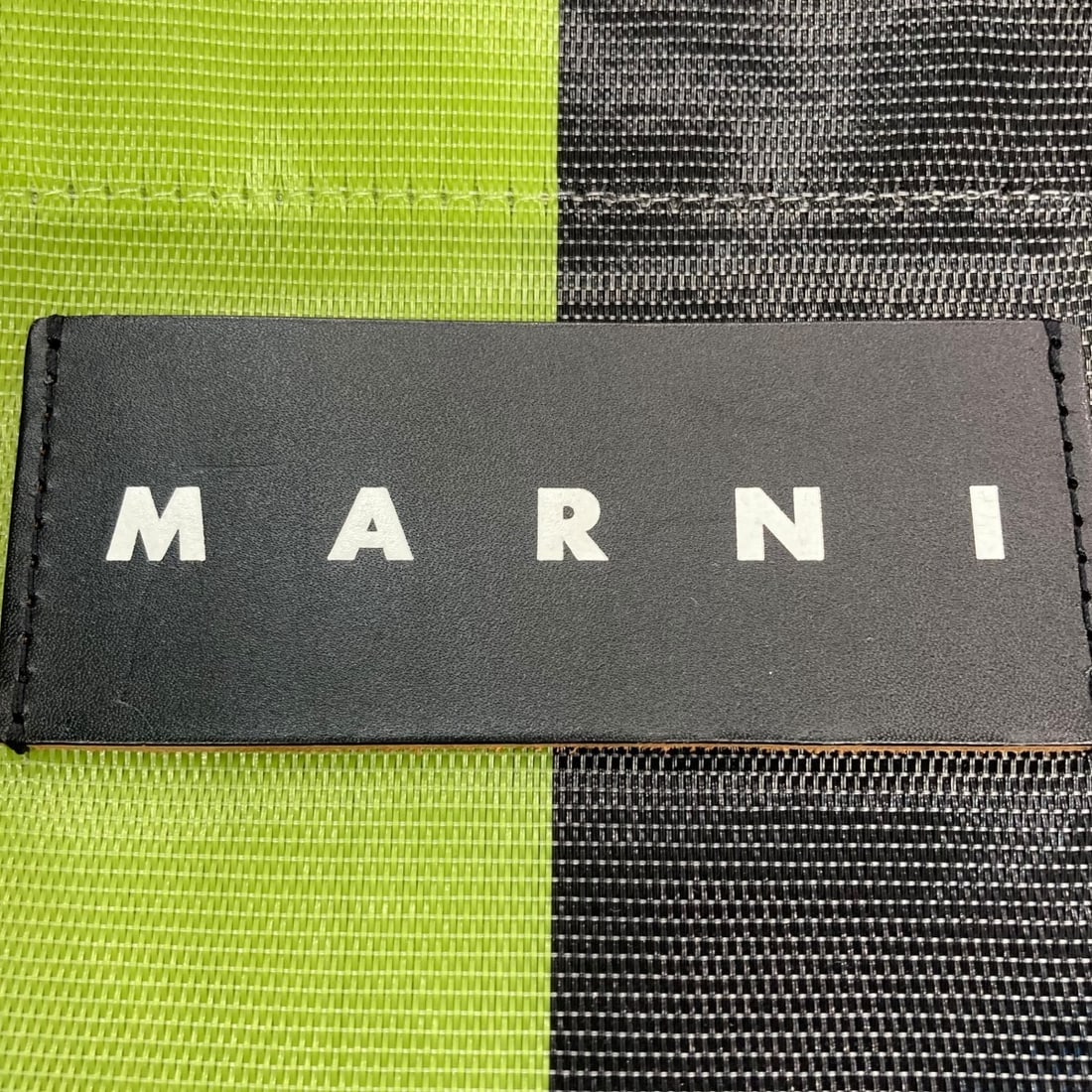 MARNI Mesh Bag 210325: MARNI Mesh Bag 210325 Condition: Pre-owned Brand: MARNI Country: Japan SN: MOR_0820 Department: NA Occasion: Travel Style: NA Material: NA Color: NA UPC: NA <br