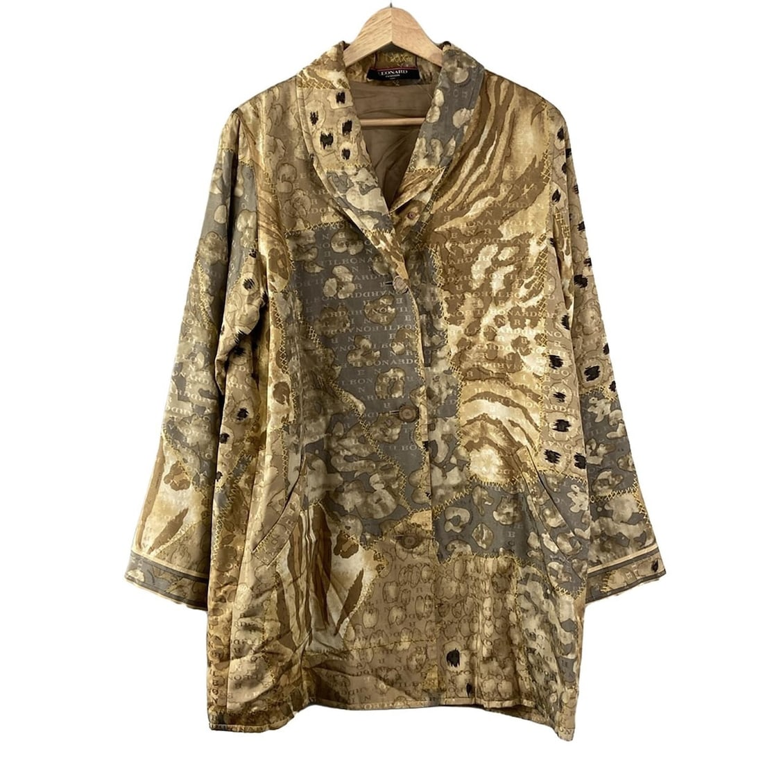 Auth LEONARD - Brown Beige Multi: Auth LEONARD - Brown Beige Multi Womens Coat Condition: Pre-owned - Good Brand: LEONARD Style: Coat Color: Brown, Beige, Multi Outer Shell Material: Please see the photo of the quality tag Conditi