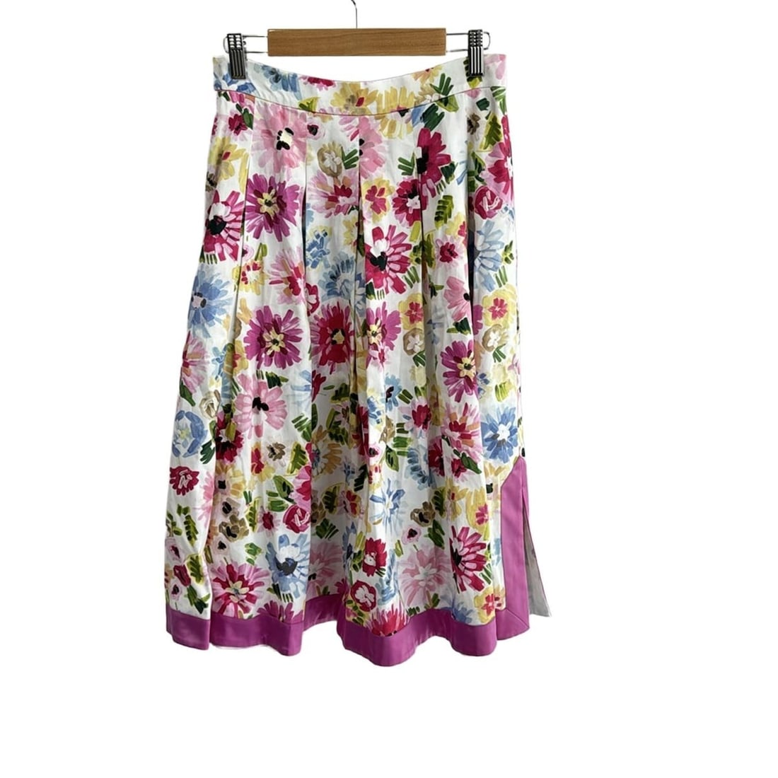 Auth ESCADA - Pink Yellow Multi: Auth ESCADA - Pink Yellow Multi Womens Skirt Condition: Pre-owned - Good Brand: ESCADA Style: Skirt Color: Pink, Yellow, Multi Material: Please see the photo of the quality tag ConditionRank: 7 <b