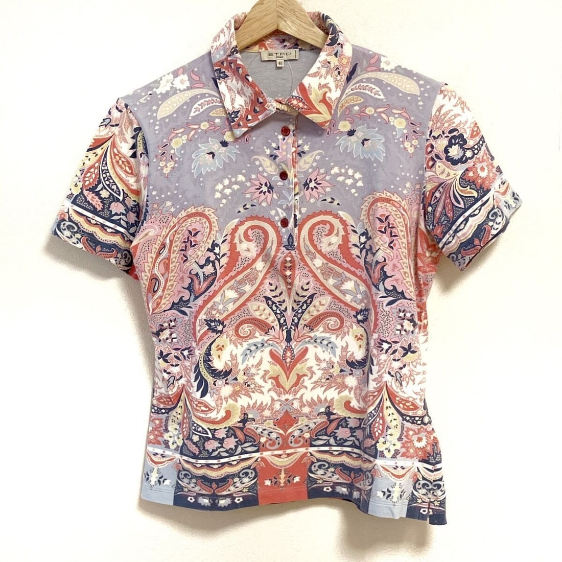 Auth ETRO - Pink Light Purple: Auth ETRO - Pink Light Purple Multi Womens Polo Shirt Condition: Pre-owned Brand: ETRO Style: Polo Shirt Color: Pink, Light Purple, Multi Material: Please see the photo of the quality tag Conditio