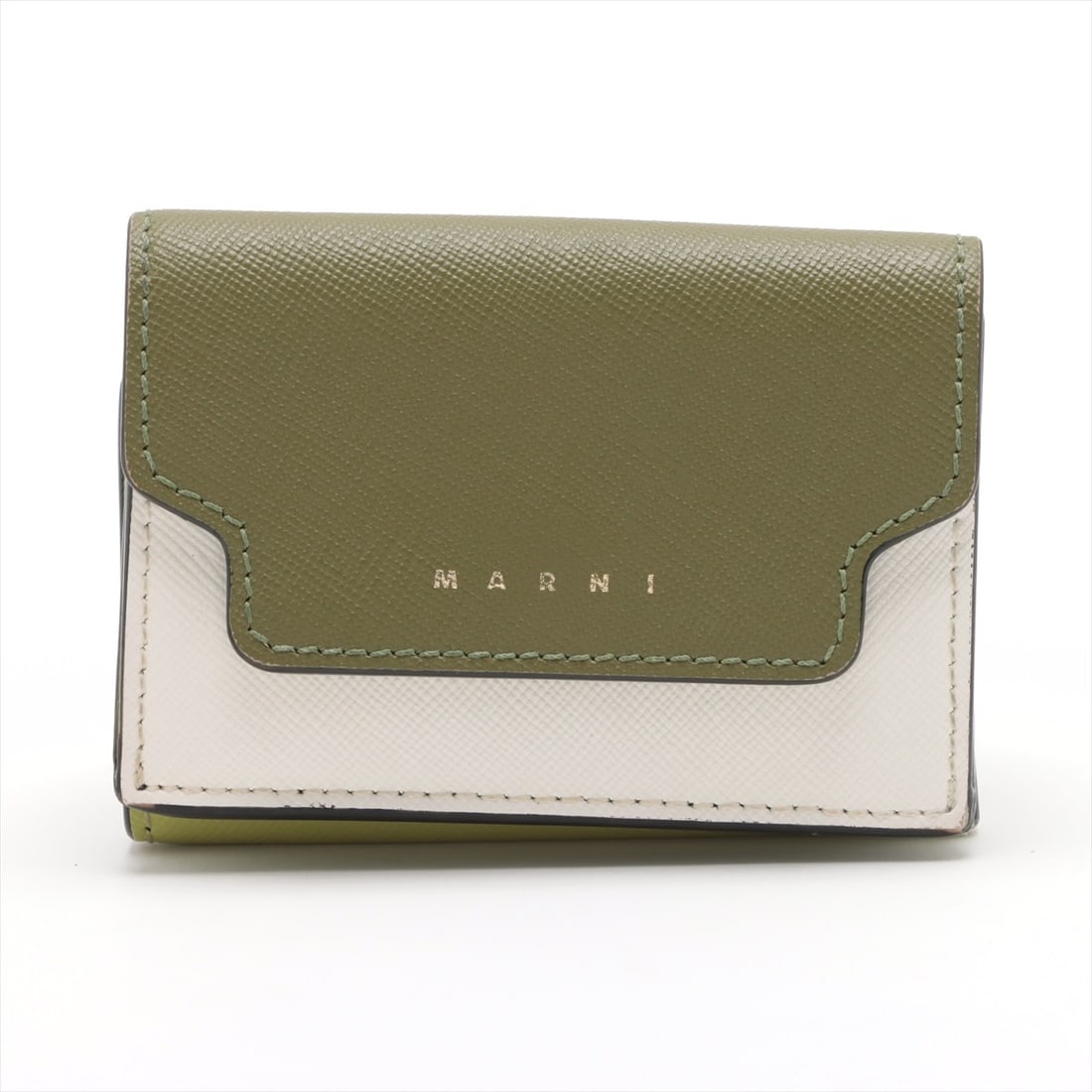 Marni Leather Compact Wallet Khaki x: Marni Leather Compact Wallet Khaki x green Condition: Pre-owned Brand: Marni Good : Used with a few stains andor scratches. A3559924 SKU no: RBJ205404088652 Guidelines for Bidding We recommend for