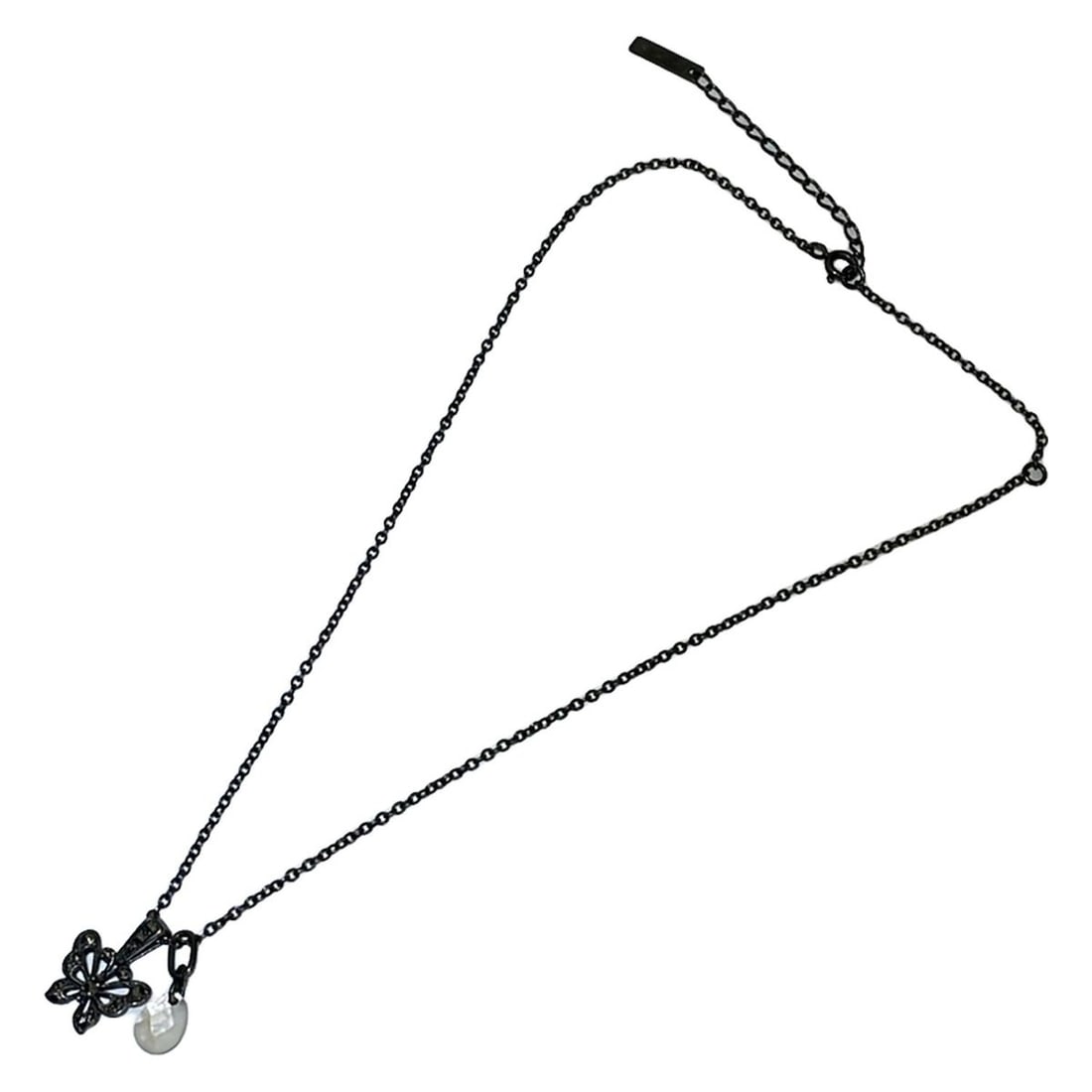 Auth ANNA SUI - Dark Gray: Auth ANNA SUI - Dark Gray Cream Silver Rhinestones Plastic Necklace Condition: Pre-owned Brand: ANNA SUI Style: Necklace Color: Dark Gray, Cream Material: Silver, Rhinestones, Plastic Note: This w