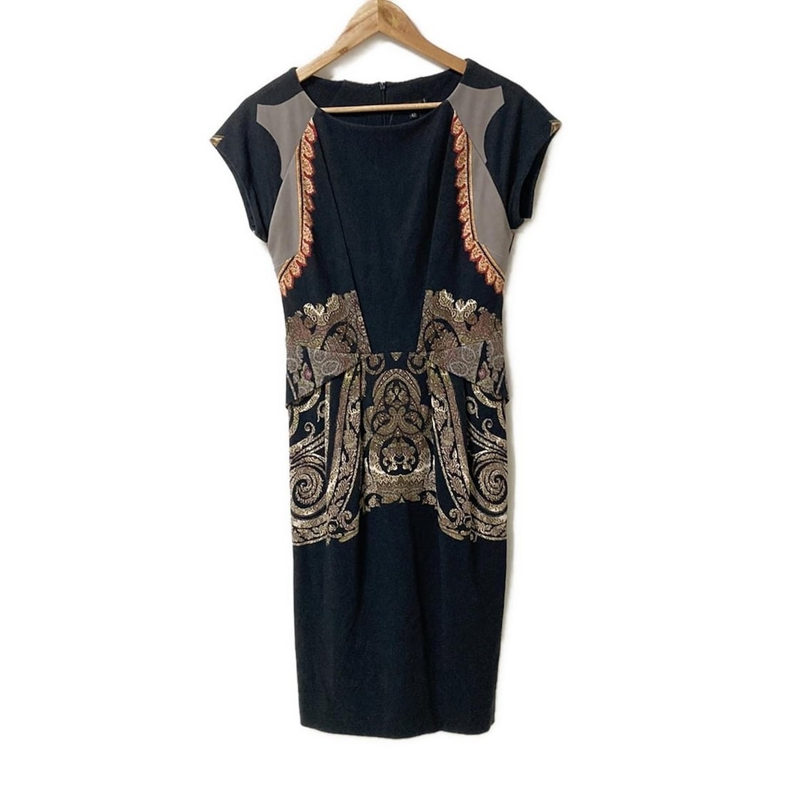 Auth ETRO - Black Dark Brown: Auth ETRO - Black Dark Brown Multi Womens Dress Condition: Pre-owned - Good Brand: ETRO Style: Dress Color: Black, Dark Brown, Multi Material: Please see the photo of the quality tag ConditionRank