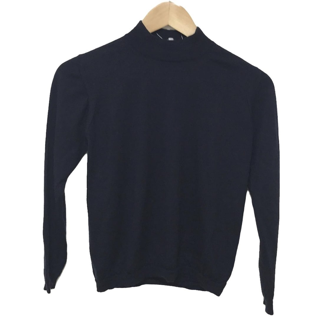 Auth HERNO - Navy Womens Sweater: Auth HERNO - Navy Womens Sweater Condition: Pre-owned - Good Brand: HERNO Style: Sweater Color: Navy Material: Please see the photo of the quality tag ConditionRank: 6 Department: Womens