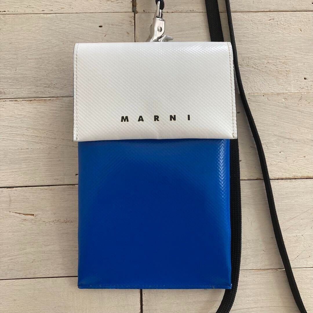 MARNI smartphone shoulder bag blue white: MARNI smartphone shoulder bag blue white 7*4.1 inch Condition: Pre-owned Brand: Marni Accessories: Pouch Department: Unisex Adults Customized: No Exterior Color: Blue Lining Color: Others