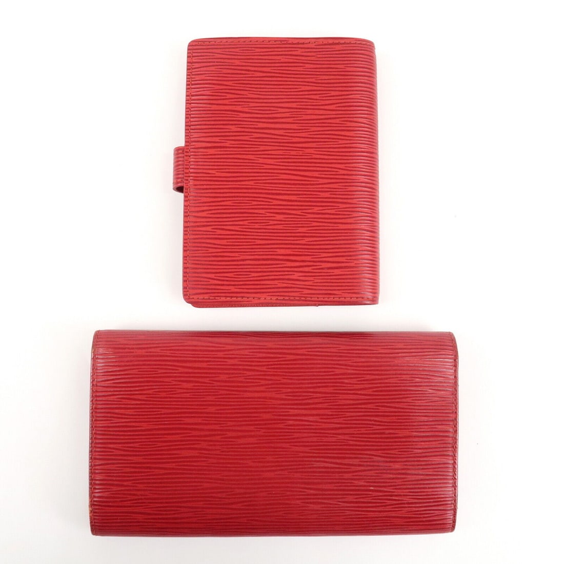 Authentic Louis Vuitton Set of 2: Authentic Louis Vuitton Set of 2 Epi Agenda PM Wallet R20059 M63387 Used F/S Condition: Pre-owned Brand: LouisVuitton Color: Castilian Red Type: wallet, agenda Department: Unisex Style: LouisVuitt