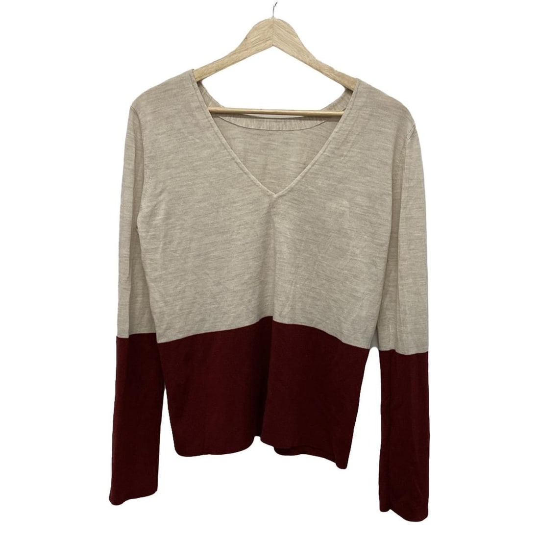 Auth MARNI - Cream Bordeaux Womens: Auth MARNI - Cream Bordeaux Womens Sweater Condition: Pre-owned - Good Brand: MARNI Style: Sweater Color: Cream, Bordeaux Material: Please see the photo of the quality tag ConditionRank: 6 <br