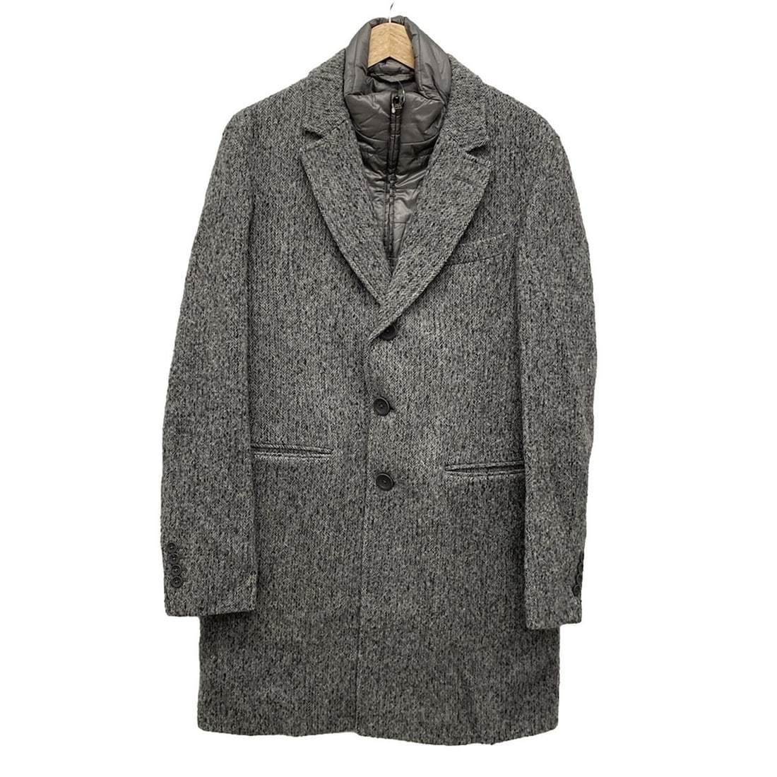 Auth HERNO - Gray Dark Gray: Auth HERNO - Gray Dark Gray Mens Coat Condition: Pre-owned - Good Brand: HERNO Style: Coat Color: Gray, Dark Gray Outer Shell Material: Please see the photo of the quality tag ConditionRank: 6 <br