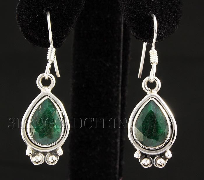 EMERALD BERYL 24.34CTW MINI SILVER HOOK EARRING: EMERALD BERYL 24.34CTW MINI SILVER HOOK EARRING **|**|** 11X8MM CUTE PEAR SHAPE EMERALD BERYL BEZEL TYPE SILVER HOOK EARRING ; MSRP: $300