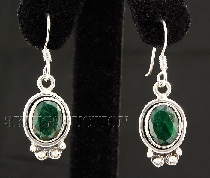 EMERALD BERYL 25.18CTW MINI SILVER HOOK EARRING: EMERALD BERYL 25.18CTW MINI SILVER HOOK EARRING **|**|** 10X8MM CUTE OVAL SHAPE EMERALD BERYL BEZEL TYPE SILVER HOOK EARRING ; MSRP: $300