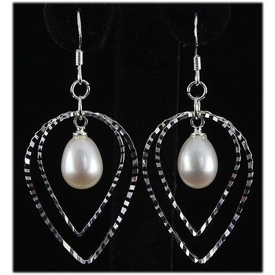 Natural 4.72g Pearl Dangling Sterling Silver Earring: Natural 4.72g Pearl Dangling Sterling Silver Earring **|**|** Diamond Cut Design Sterling Silver Earring w/ Natural White Fresh Water Pearl 8.5mm in size ; MSRP: $300