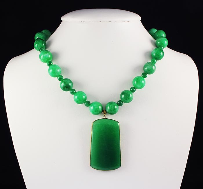558.44 Carat Chinese Green Jade Balls Necklace with Goo: 558.44 Carat Chinese Green Jade Balls Necklace with Good Lucky Charm 14mm&6.35mm **|**|** 558.44 Carat Green Jade Balls Necklace with Good LuckyCharm 14mm&6.35mm ; MSRP: $300