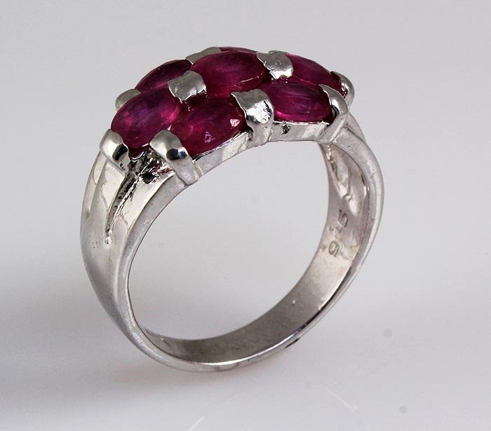 3.50ctw Pink Ruby Sterling Silver Ladies Ring 4.49g: 3.50ctw Pink Ruby Sterling Silver Ladies Ring 4.49g **|**|** Natural Ruby Corrundum Gemstone 7pcs Oval 5x4mm in Silver Ring; Size: 7.5 ; MSRP: $500