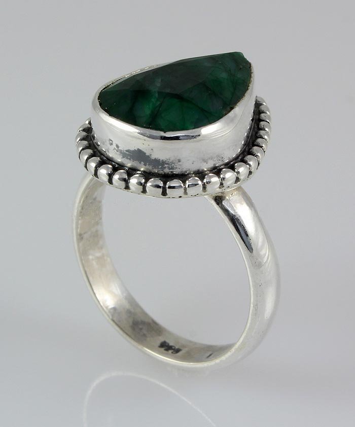 EMERALD BERYL 22.66CTW STERLING SILVER RING: 14X10MM PEAR SHAPE EMERALD BERYL STERLING SILVER RING; S 5