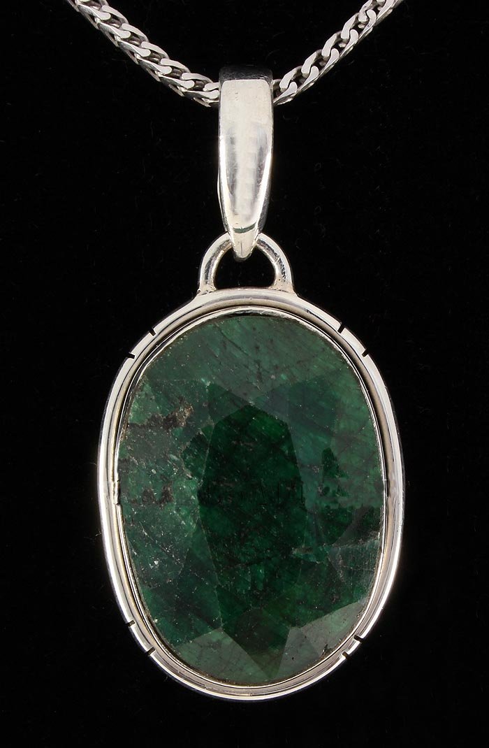 EMERALD BERYL 34.64CTW STERLING SILVER PENDANT: 23X17MM OVAL SHAPE EMERALD BERYL BEZEL TYPE SILVER PENDANT