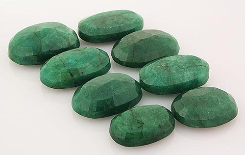 281.64ctw Faceted Loose Emerald Beryl Gemstone Lot of 8: 281.64ctw Faceted Loose Emerald Beryl Gemstone Lot of 8 **|**|** Mix Sizes Oval Shape Faceted Emerald Beryl Loose Gemstone ; MSRP: $2400