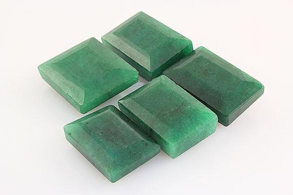 175.07ctw Faceted Loose Emerald Beryl Gemstone Lot of 5: 175.07ctw Faceted Loose Emerald Beryl Gemstone Lot of 5 **|**|** Mix Sizes Emerald Shape Faceted Emerald Beryl Loose Gemstone ; MSRP: $500
