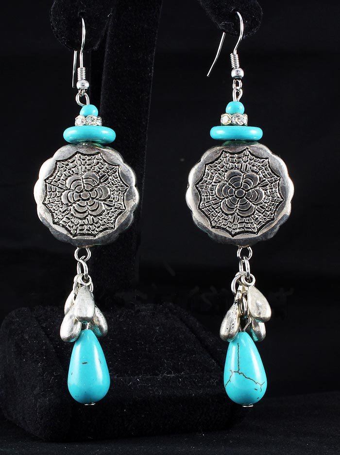 17.74GRAMS ANTIQUE LOOKS TURQUOISE SILVER EARRING: 17.74GRAMS ANTIQUE LOOKS TURQUOISE SILVER EARRING **|**|** 3.50 INCHES LONG DESIGN ANTIQUE TURQUOISE SILVER HOOK EARRING ; MSRP: $100