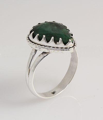 EMERALD BERYL 26.30CTW UNIQUE DESIGN SILVER RING: EMERALD BERYL 26.30CTW UNIQUE DESIGN SILVER RING **|**|** STERLING SILVER PEAR RING WITH 16X11MM APPROX EMERALD BERYL GEMSTONE ; MSRP: $100