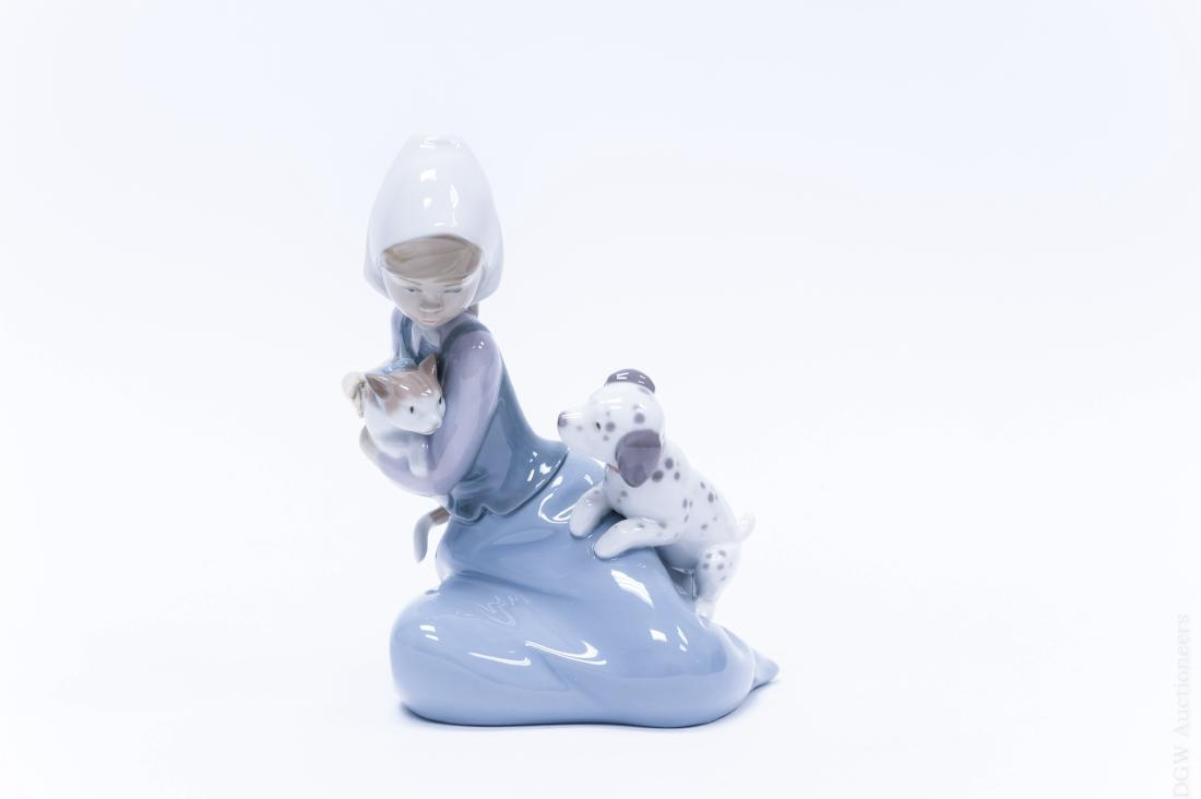 Lladro Porcelain Figure, Dog & Cat. (1 of 6)