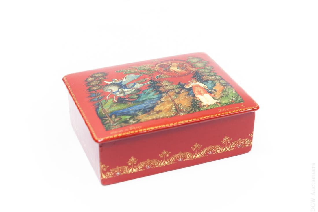 Palekh Russian Lacquer Box. (1 of 8)