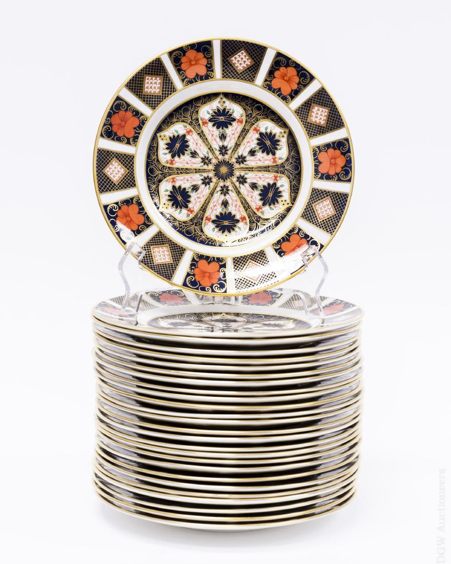 (26) Royal Crown Derby 1128 Salad Plates. (1 of 4)