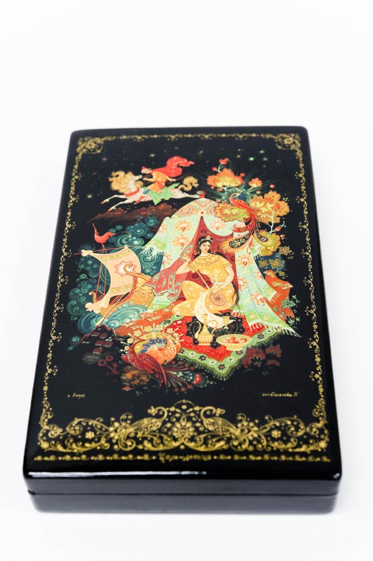 Soboleva Kholui Russian Lacquer Box. (1 of 7)