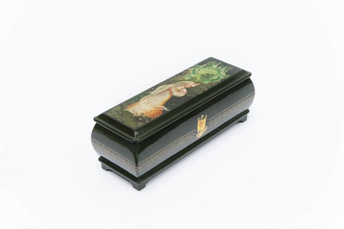 Ivoylov Fedoskino Lacquer Box. (1 of 5)