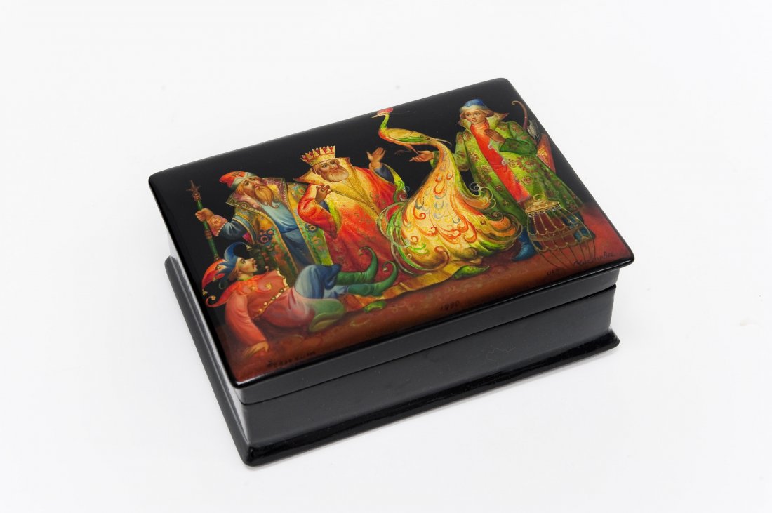 Chistova Fedoskino Russian Lacquer Box. (1 of 6)