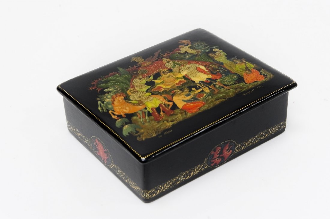 Belozerov Palekh Russian Lacquer Box. (1 of 8)