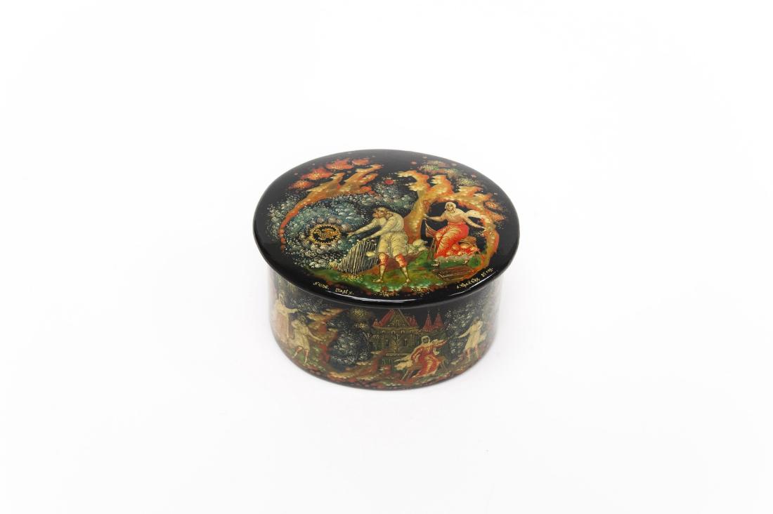 Kraikov Palekh Russian Lacquer Box. (1 of 5)
