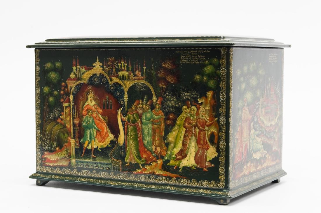 Kraikin Palekh Russian Lacquer Large Box. (1 of 10)