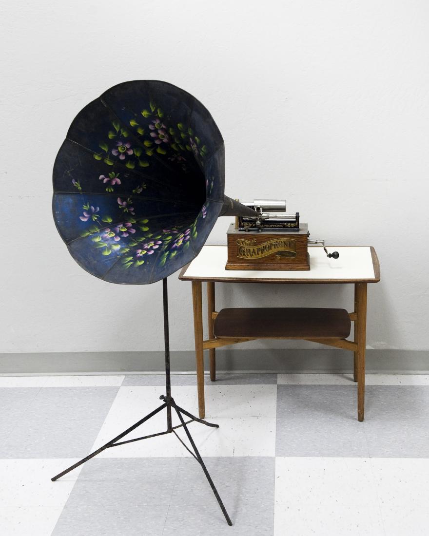 American Gramophone Type A Gramophone. (1 of 9)