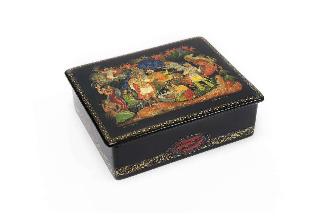 Belozerov Palekh Russian Lacquer Box. (1 of 5)