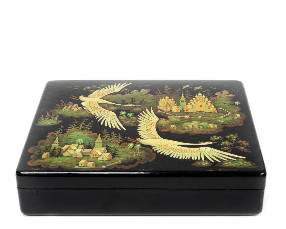 Kholui Russian Lacquer Box. (1 of 9)