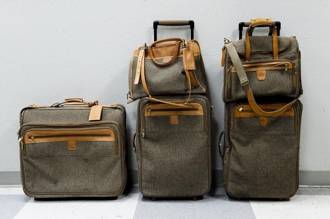 Vintage Hartmann 5-pc Luggage Set.: Vintage Hartmann leather and tweed 5-pc luggage set.